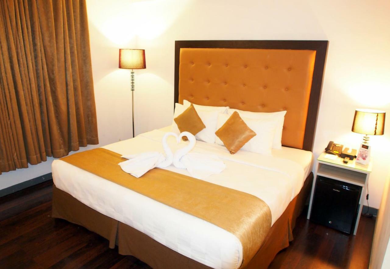 Maven Fatmawati Hotel Jacarta Exterior foto